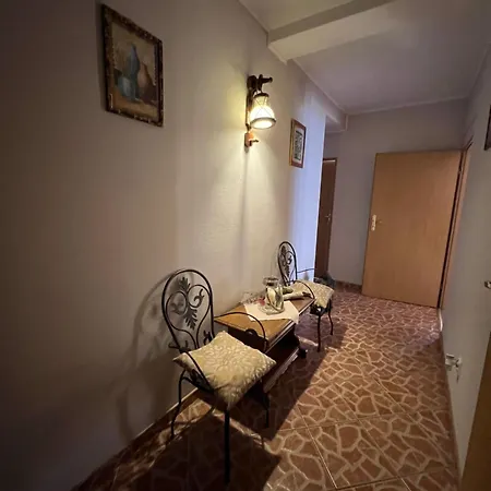 Wynajem Pokoi Kryniczanka Homestay *